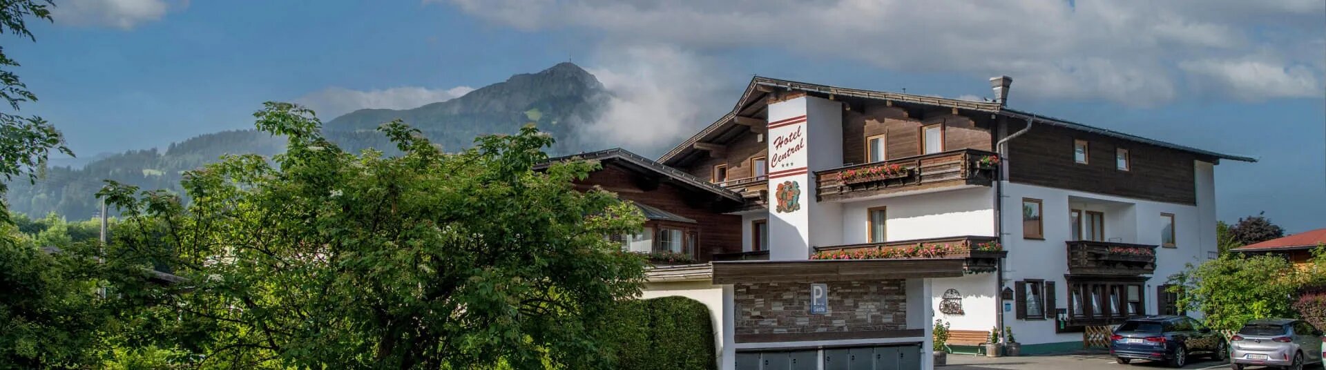 Familienhotel Central mit Blick zum Kitzbüheler Horn