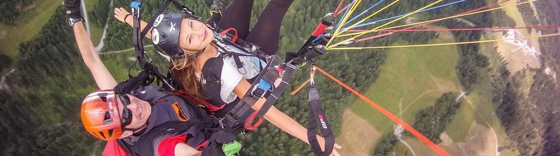Tandem-Paragleiten über dem Wilden Kaiser