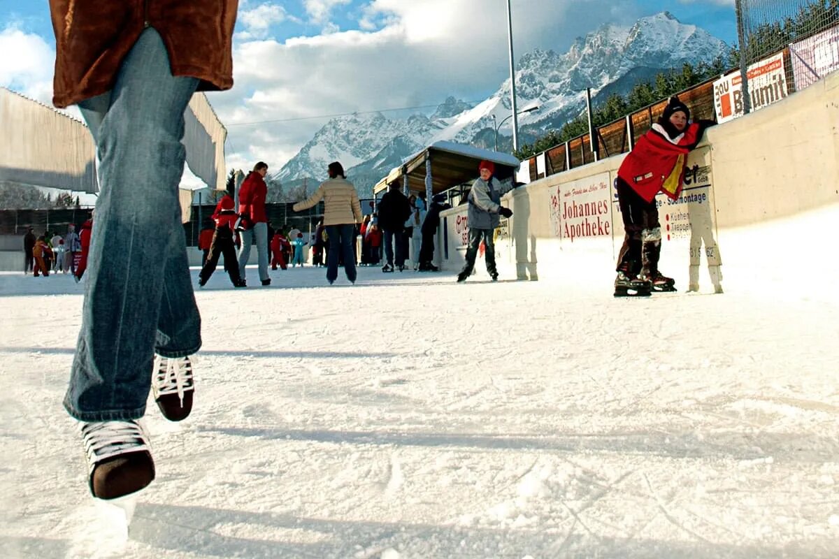 Eislaufen in St. Johann in Tirol