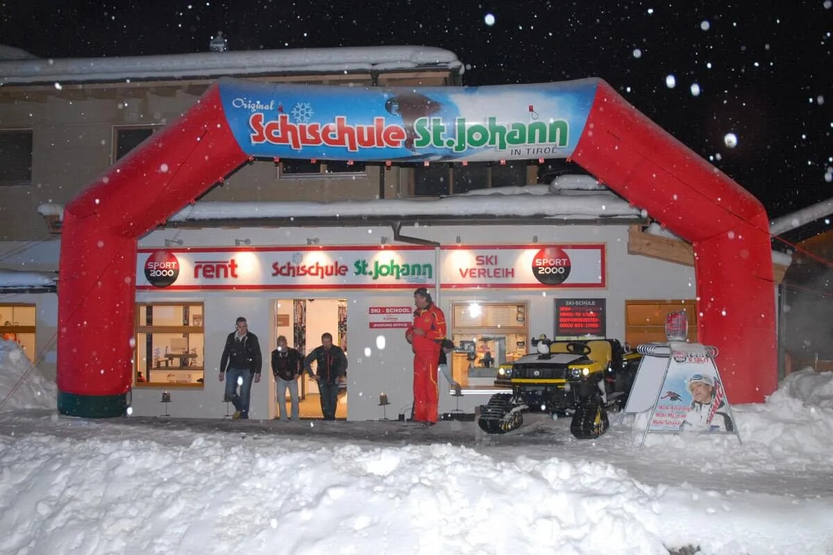 Skischule & Skiverleih in St. Johann